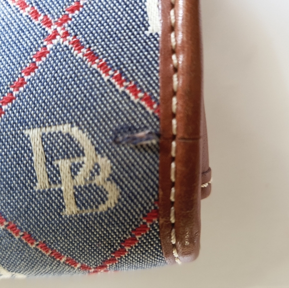Dooney&Bourke Wristlet - Picture 5 of 5